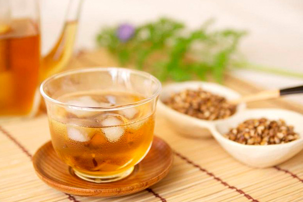 不爱喝水 试试多喝麦茶 促进血液循环防脑中风 养生柜 不爱喝水 试试多喝麦茶 促进血液循环防脑中风 养生柜